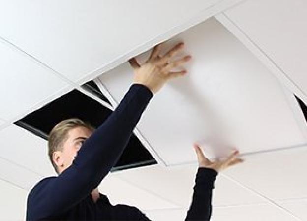 Hvordan installerer jeg et LED panel?